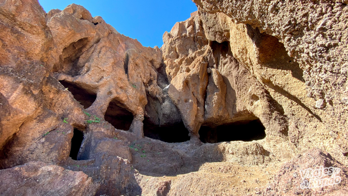 Cuevas de Cuatro Puertas